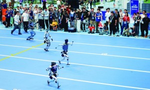 人形机器人走上“竞技场” 产业经历场景落地大考