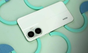 原创 
            1300元手机怎么选？7550mAh+240万跑分，雷军交“完美”答卷