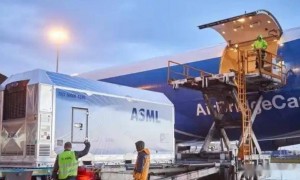 号外！荷兰当局在10月31日宣布将禁售DUV光刻机，荷兰这个举动被外界视作对东方大国发展的遏制，但其代价首先砸在了本国企业身上