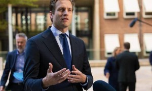 荷兰经济大臣：高级代表团将赴华，寻求解决安世半导体问题